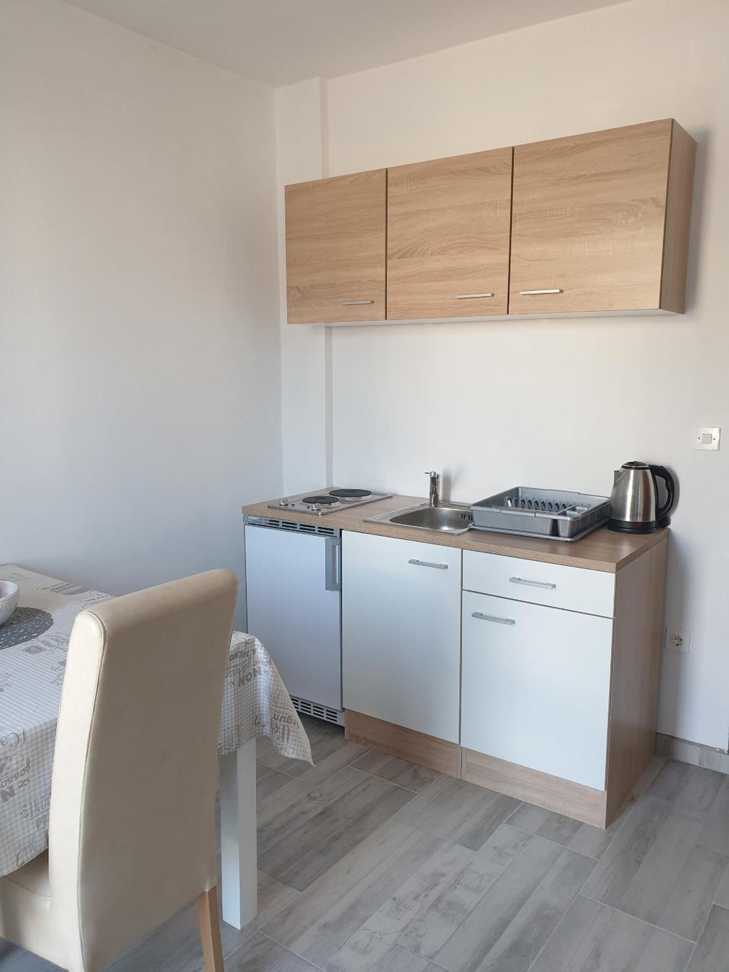 Rooms With A Parking Space Krk - 13553 Vrh  Eksteriør bilde